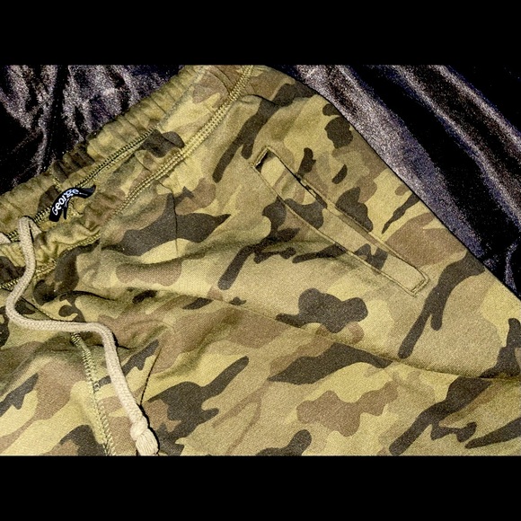 George Camouflage Print SweatPants - Picture 3 of 3